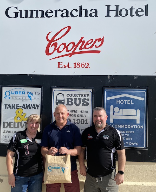 Amanda Warren with Vic Ratnieks (centre) and husband Mark at the Gumeracha Hotel